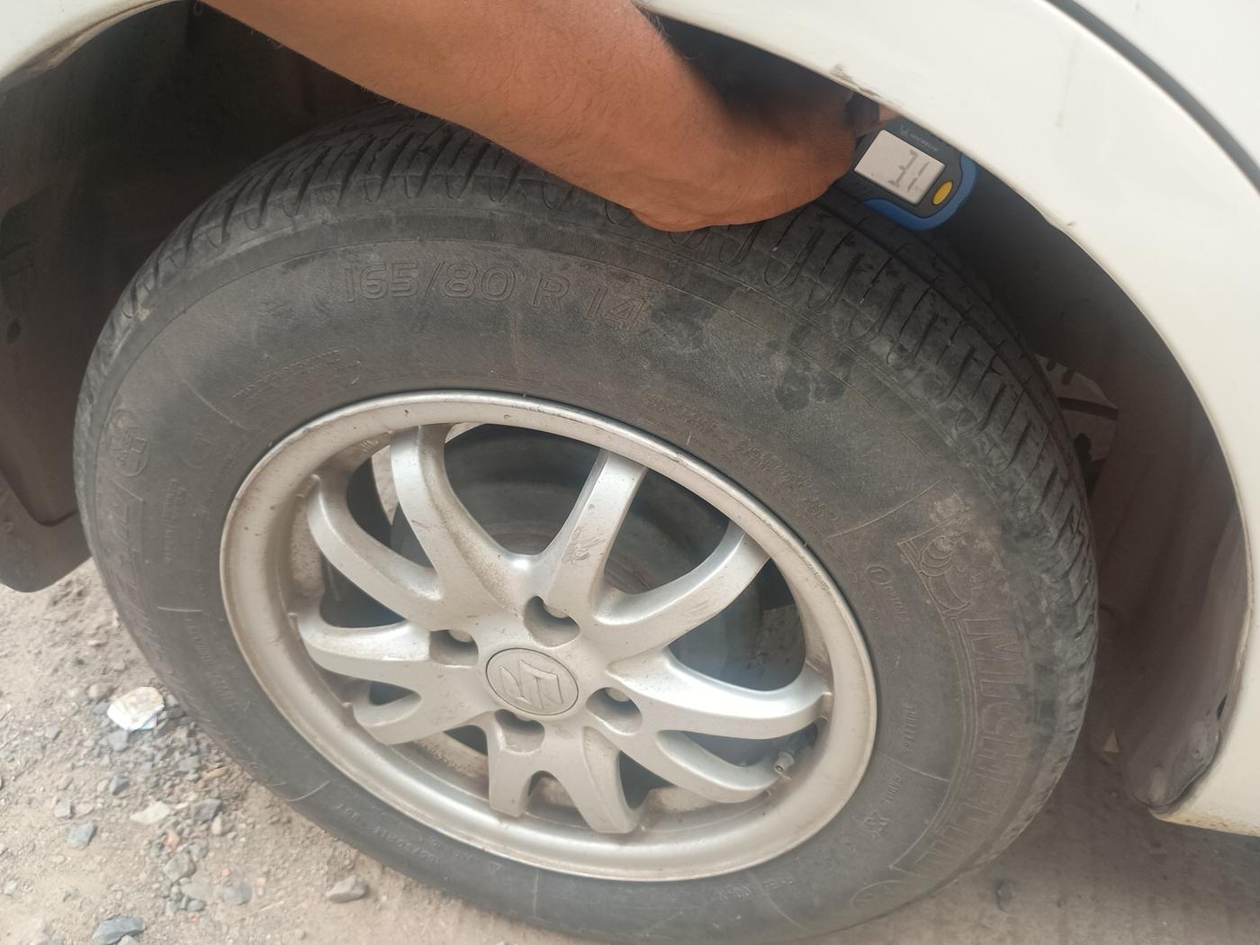 2012 Maruti Swift Dzire VDI, Diesel, Manual, 61,114 km, tyre
