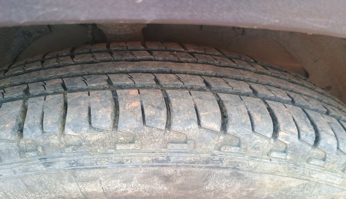 2012 Mahindra XUV500 W8, Diesel, Manual, 2,03,902 km, tyre