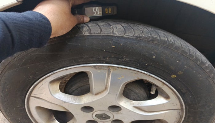 2015 Renault Lodgy 85 PS RXZ, Diesel, Manual, 1,16,035 km, tyre