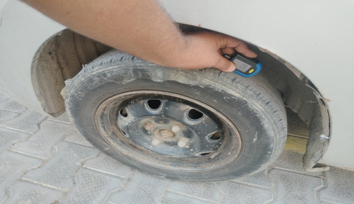 2014 Maruti Wagon R 1.0 LXI CNG, Petrol, Manual, 1,20,884 km, tyre