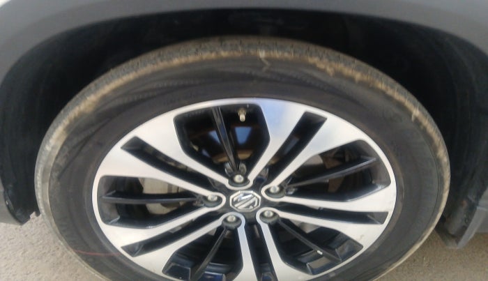 2022 MG HECTOR SHARP 2.0 DIESEL, Diesel, Manual, 72,625 km, tyre