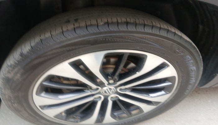 2022 MG HECTOR SHARP 2.0 DIESEL, Diesel, Manual, 72,625 km, tyre