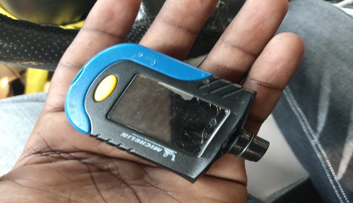 2015 Maruti Swift Dzire VXI, Petrol, Manual, 1,38,571 km, tyre