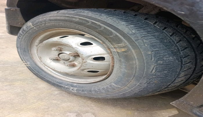 2010 Maruti Alto LXI, Petrol, Manual, 73,752 km, tyre