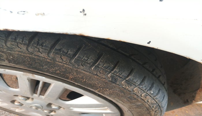 2011 Hyundai Santro Xing GLS, Petrol, Manual, 1,15,341 km, tyre