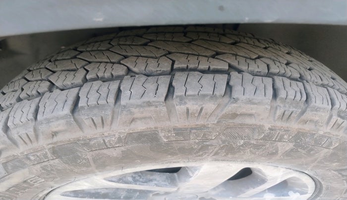 2022 Tata Harrier XZA PLUS 2.0L, Diesel, Automatic, 1,87,612 km, tyre