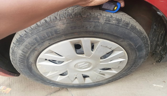 2013 Maruti Swift VXI, Petrol, Manual, 4,640 km, tyre