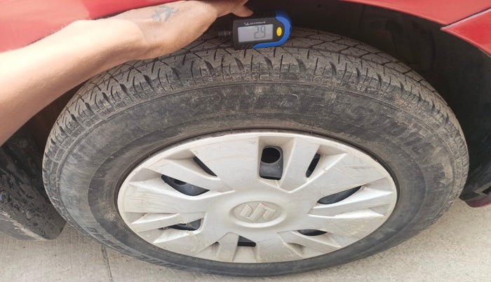 2013 Maruti Swift VXI, Petrol, Manual, 4,640 km, tyre