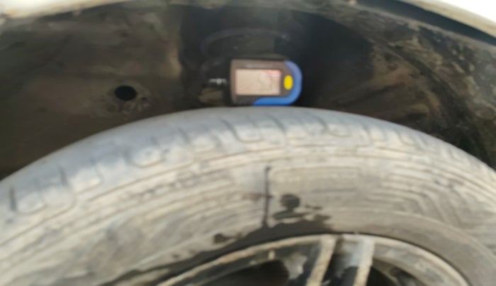 2016 Maruti Wagon R 1.0 LXI CNG, Petrol, Manual, 1,30,871 km, tyre