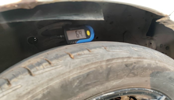 2016 Maruti Wagon R 1.0 LXI CNG, Petrol, Manual, 1,30,871 km, tyre