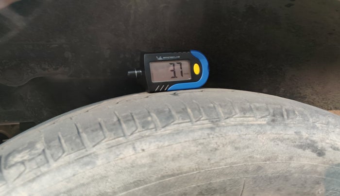 2016 Maruti Wagon R 1.0 LXI CNG, Petrol, Manual, 1,30,871 km, tyre