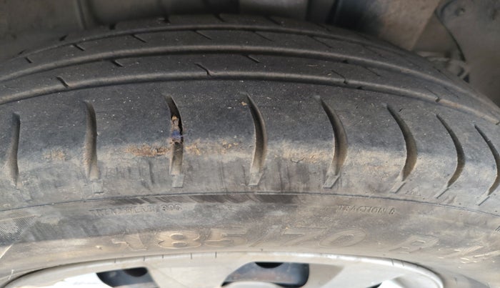 2017 Hyundai Elite i20 SPORTZ 1.4 CRDI, Diesel, Manual, 1,20,073 km, tyre