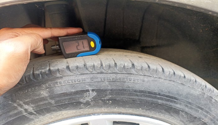2019 Maruti Swift VXI, Petrol, Manual, 32,395 km, tyre