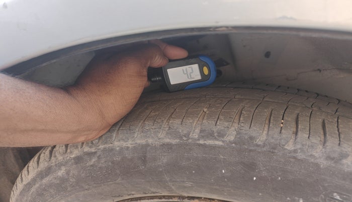 2010 Maruti Swift VXI, Petrol, Manual, 89,970 km, tyre