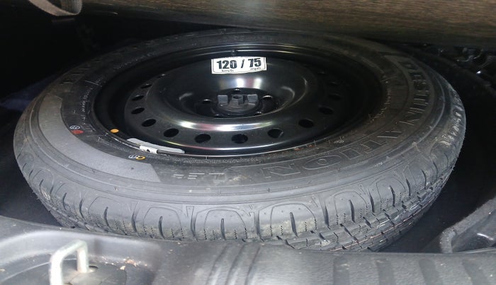 2017 Jeep Compass LONGITUDE 2.0 DIESEL, Diesel, Manual, 1,34,859 km, tyre