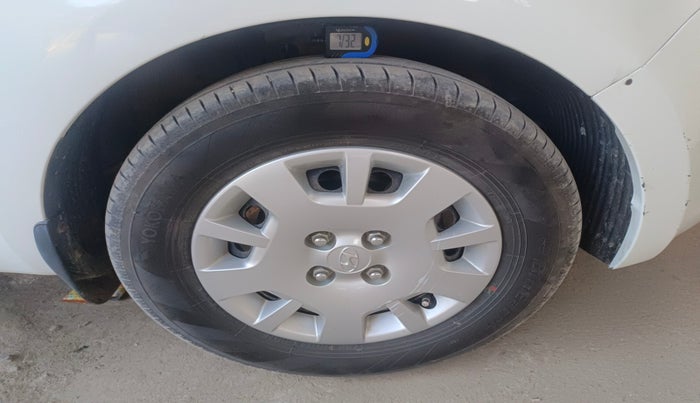 2014 Hyundai Elite i20 MAGNA 1.2, Petrol, Manual, 48,365 km, tyre