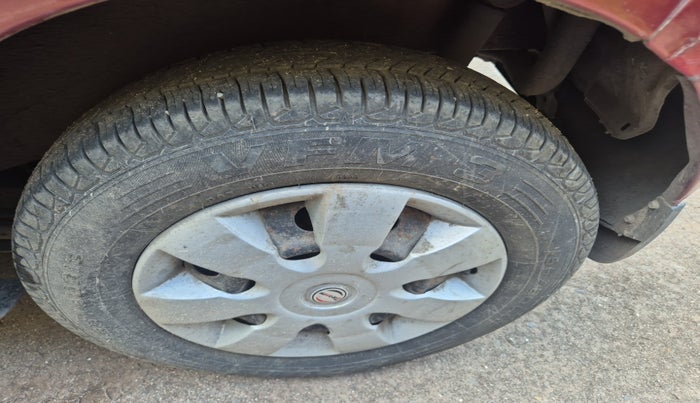 2011 Maruti Wagon R 1.0 LXI CNG, Petrol, Manual, 77,363 km, tyre