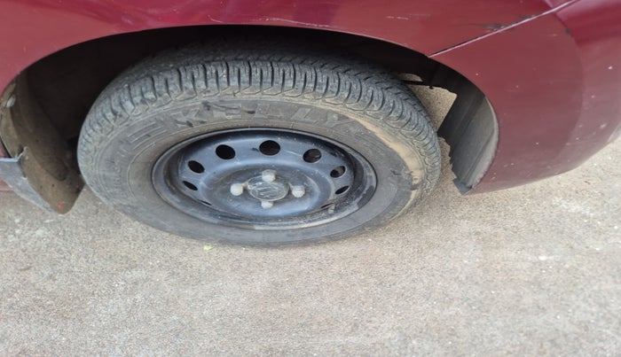 2011 Maruti Wagon R 1.0 LXI CNG, Petrol, Manual, 77,363 km, tyre