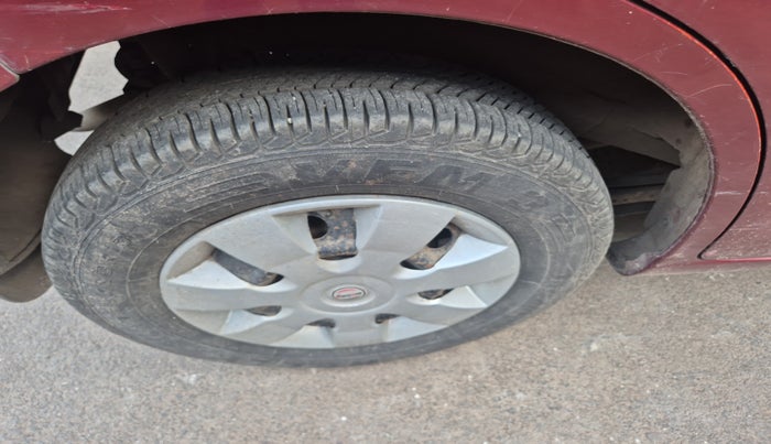 2011 Maruti Wagon R 1.0 LXI CNG, Petrol, Manual, 77,363 km, tyre