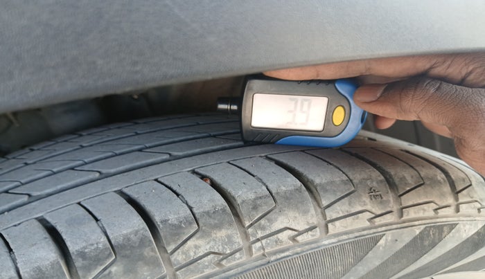 2021 KIA SELTOS HTX 1.5 PETROL, Petrol, Manual, 25,897 km, tyre