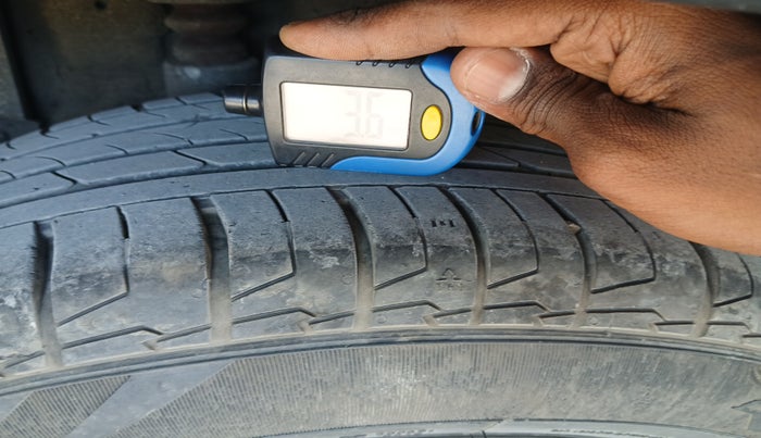 2021 KIA SELTOS HTX 1.5 PETROL, Petrol, Manual, 25,897 km, tyre