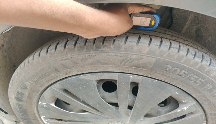 2022 Volkswagen VIRTUS COMFORTLINE TSI 1.0 MT, Petrol, Manual, 43,581 km, tyre