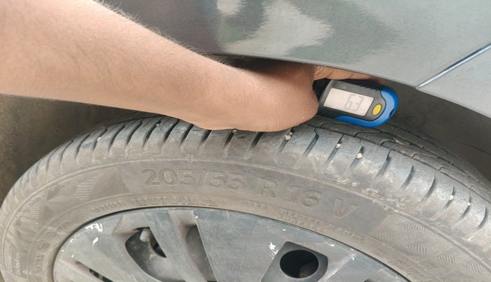 2022 Volkswagen VIRTUS COMFORTLINE TSI 1.0 MT, Petrol, Manual, 43,581 km, tyre