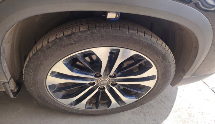 2021 MG HECTOR PLUS SHARP 1.5 PETROL TURBO DCT 6-STR, Petrol, Automatic, 26,811 km, tyre