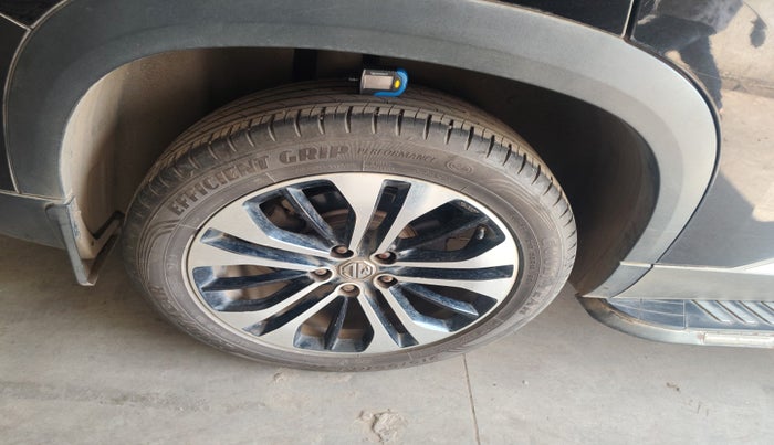 2021 MG HECTOR PLUS SHARP 1.5 PETROL TURBO DCT 6-STR, Petrol, Automatic, 26,811 km, tyre