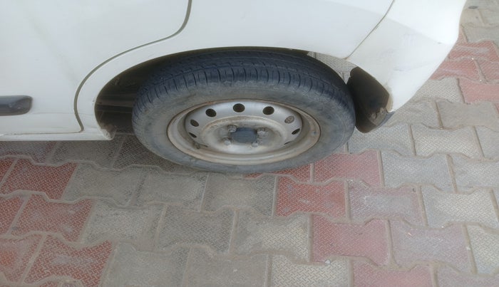 2013 Maruti Wagon R 1.0 LXI, Petrol, Manual, 1,13,751 km, tyre