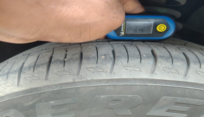 2023 Mahindra XUV700 AX 5 D MT 5 STR, Diesel, Manual, 21,191 km, tyre