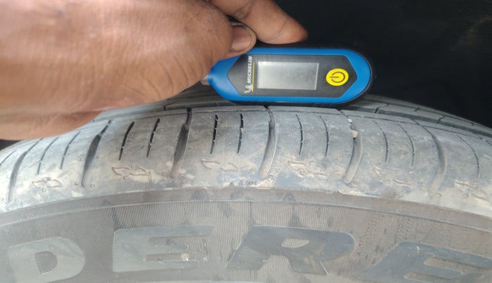 2023 Mahindra XUV700 AX 5 D MT 5 STR, Diesel, Manual, 21,191 km, tyre