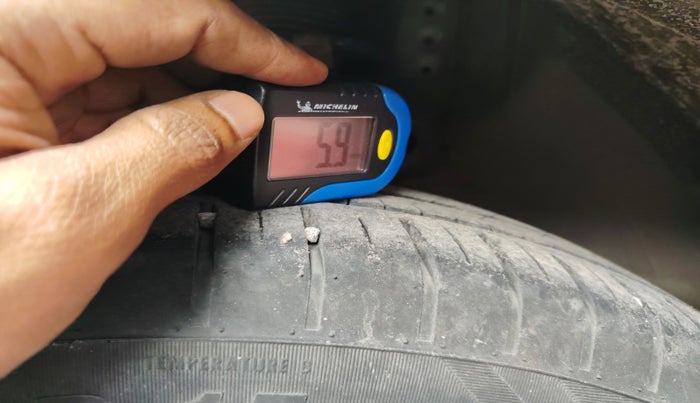 2021 Maruti Swift ZXI, Petrol, Manual, 39,870 km, tyre