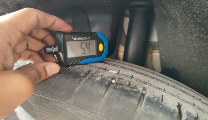 2021 Maruti Swift ZXI, Petrol, Manual, 39,870 km, tyre