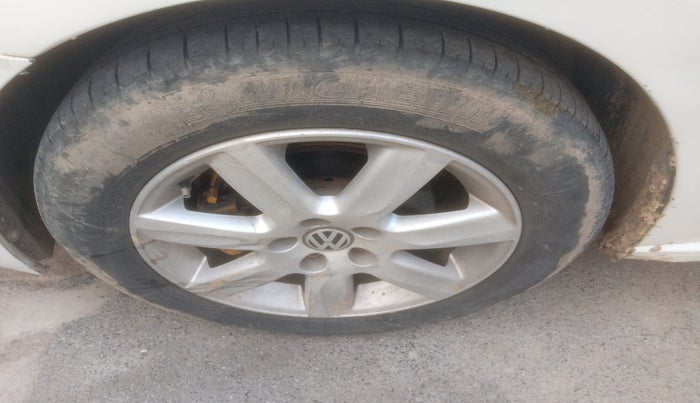2011 Volkswagen Vento HIGHLINE DIESEL 1.6, Diesel, Manual, 1,06,924 km, tyre