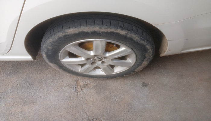 2011 Volkswagen Vento HIGHLINE DIESEL 1.6, Diesel, Manual, 1,06,924 km, tyre