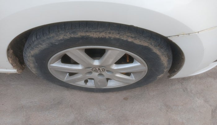 2011 Volkswagen Vento HIGHLINE DIESEL 1.6, Diesel, Manual, 1,06,924 km, tyre