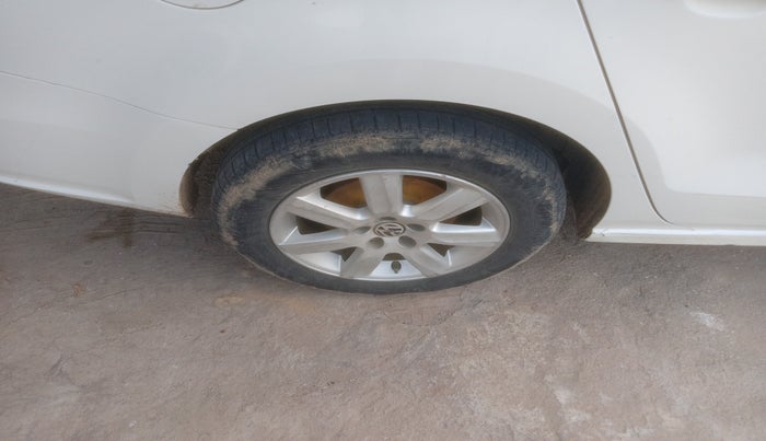 2011 Volkswagen Vento HIGHLINE DIESEL 1.6, Diesel, Manual, 1,06,924 km, tyre