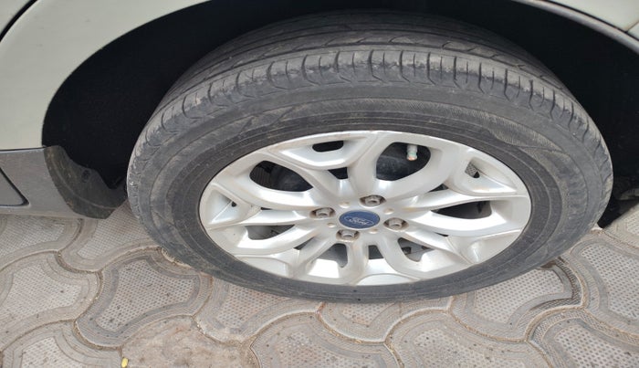 2014 Ford Ecosport TITANIUM 1.5L DIESEL, Diesel, Manual, 1,96,212 km, tyre