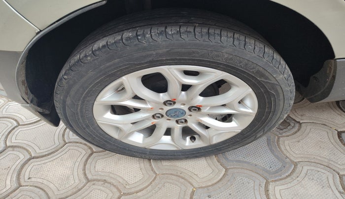 2014 Ford Ecosport TITANIUM 1.5L DIESEL, Diesel, Manual, 1,96,212 km, tyre