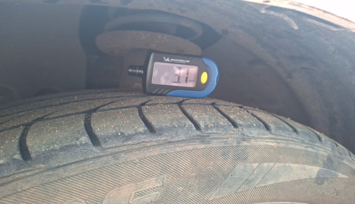 2013 Ford Ecosport TITANIUM 1.5L DIESEL (OPT), Diesel, Manual, 2,55,294 km, tyre