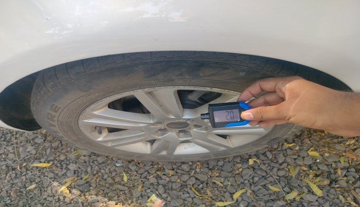 2011 Audi A4 2.0 TDI, Diesel, Automatic, 1,42,218 km, tyre