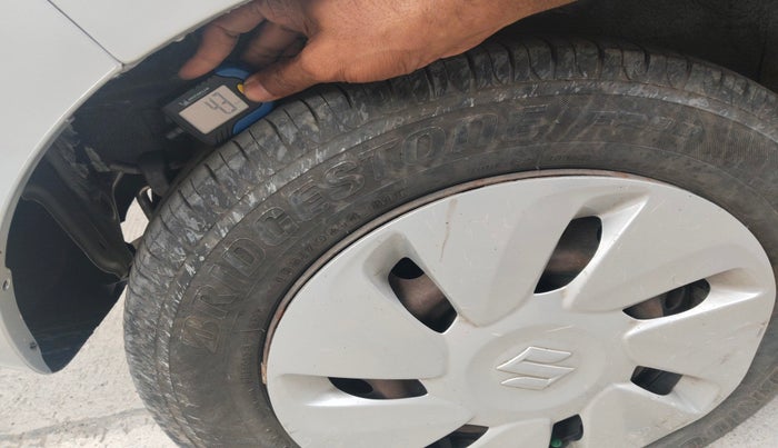 2015 Maruti Celerio VXI CNG, Petrol, Manual, 1,05,595 km, tyre