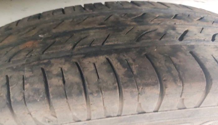 2015 Maruti Celerio VXI CNG, Petrol, Manual, 1,05,595 km, tyre