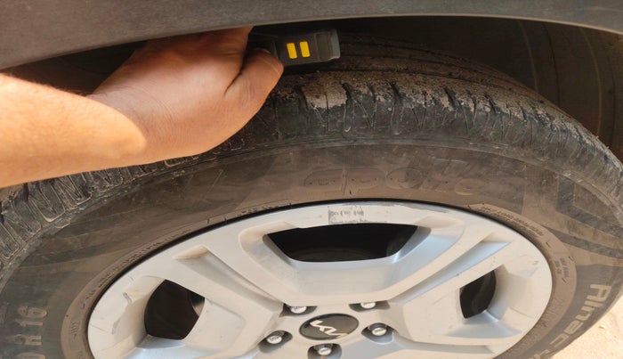 2022 KIA SONET HTK PLUS 1.5, Diesel, Manual, 37,732 km, tyre