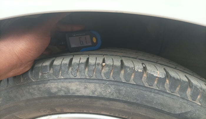 2013 Hyundai i20 SPORTZ 1.2, Petrol, Manual, 92,837 km, tyre