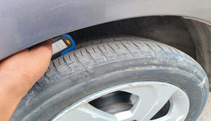 2014 Honda City 1.5L I-VTEC V MT, Petrol, Manual, 1,00,430 km, tyre