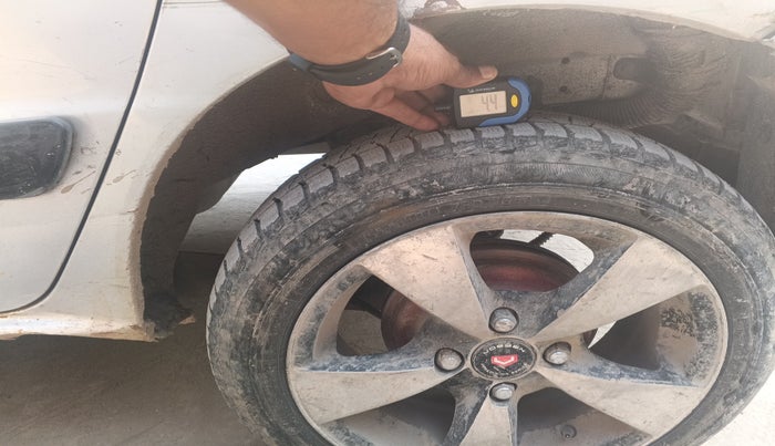 2011 Hyundai Santro Xing GL, Petrol, Manual, 72,279 km, tyre