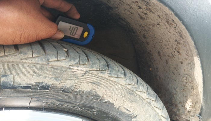 2017 Renault Kwid RXT 1.0, Petrol, Manual, 45,074 km, tyre