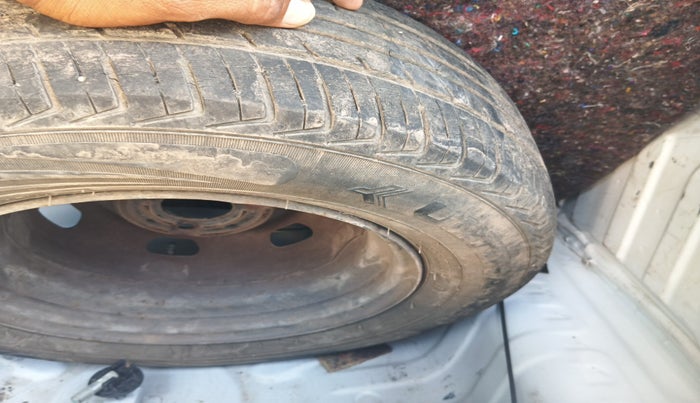 2017 Renault Kwid RXT 1.0, Petrol, Manual, 45,074 km, tyre